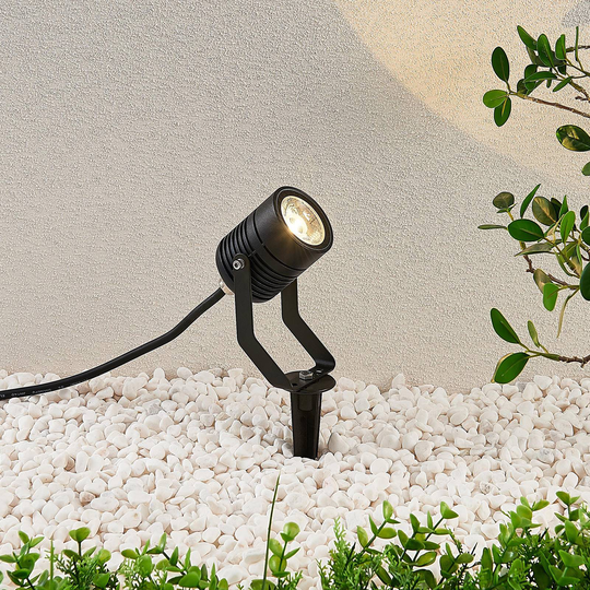 Musta LED-ulkokohdevalaisin Maris maapiikillä