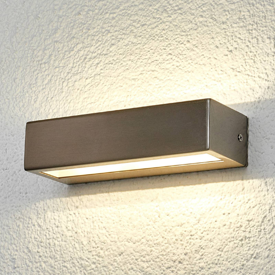 Patrica – suoralinjainen LED-ulkovalaisin, rosteri